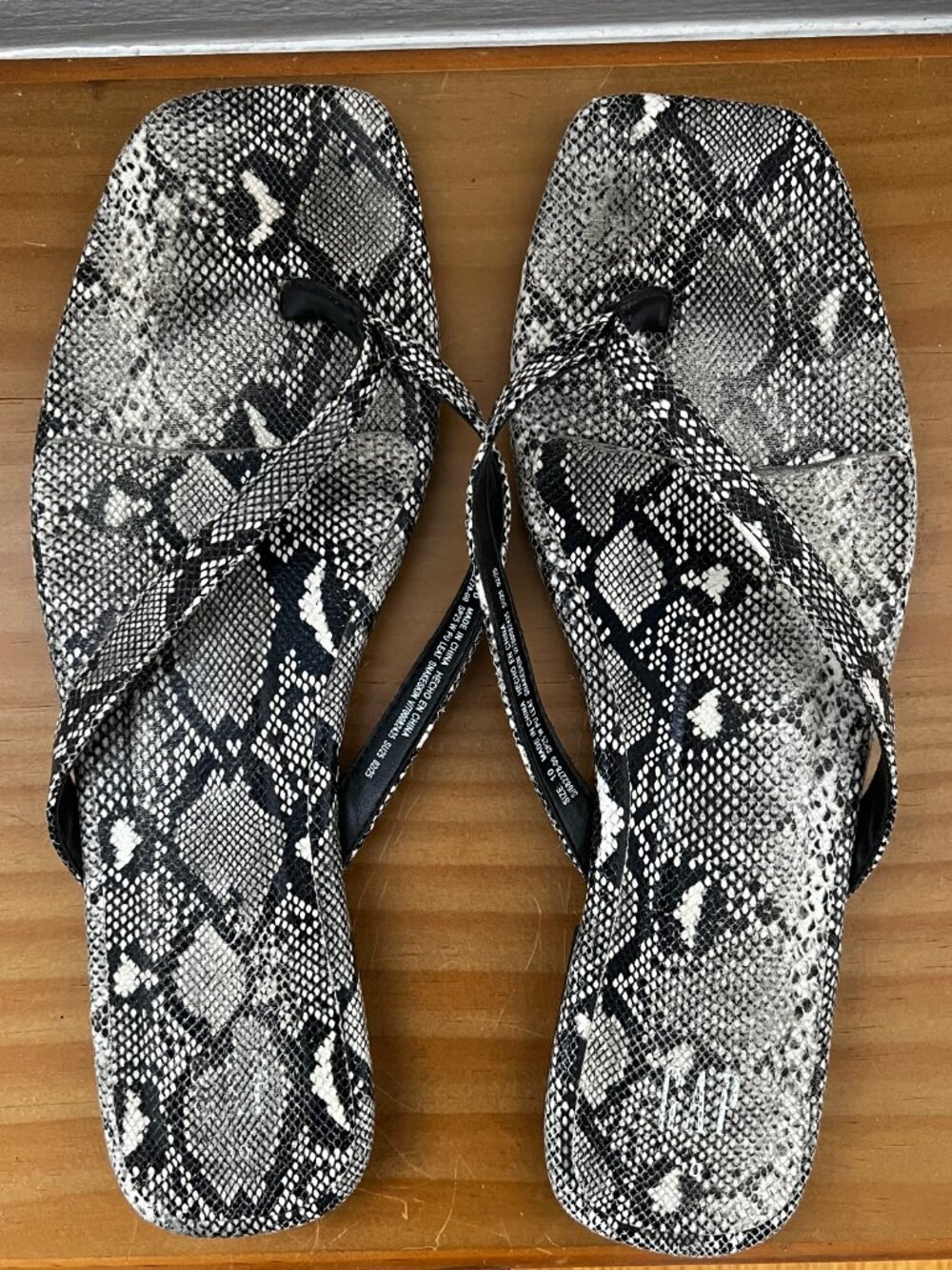 Vegan Leather Snakeskin Flip Flop Sandals